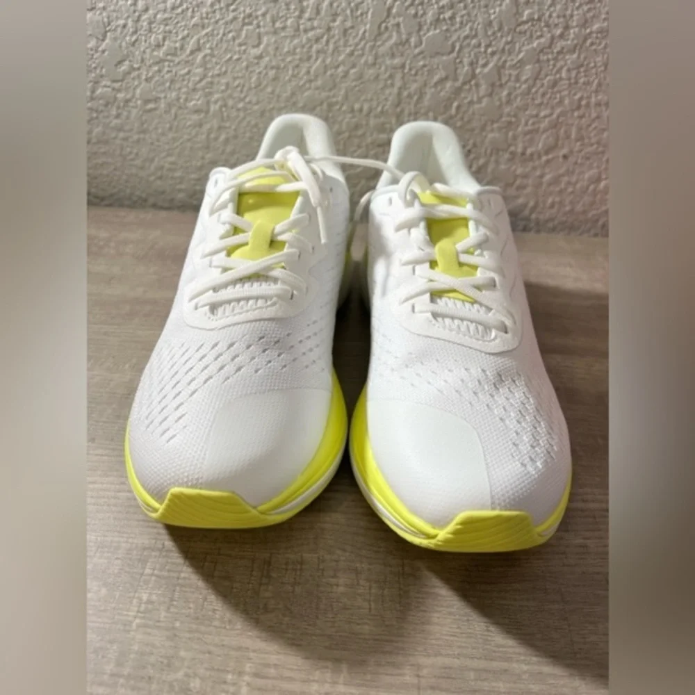 Lane Eight Relay Trainer running shoe training sneakers‎ color keylime size 9
